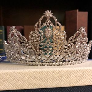 Tiara in excellent condition! Never worn!